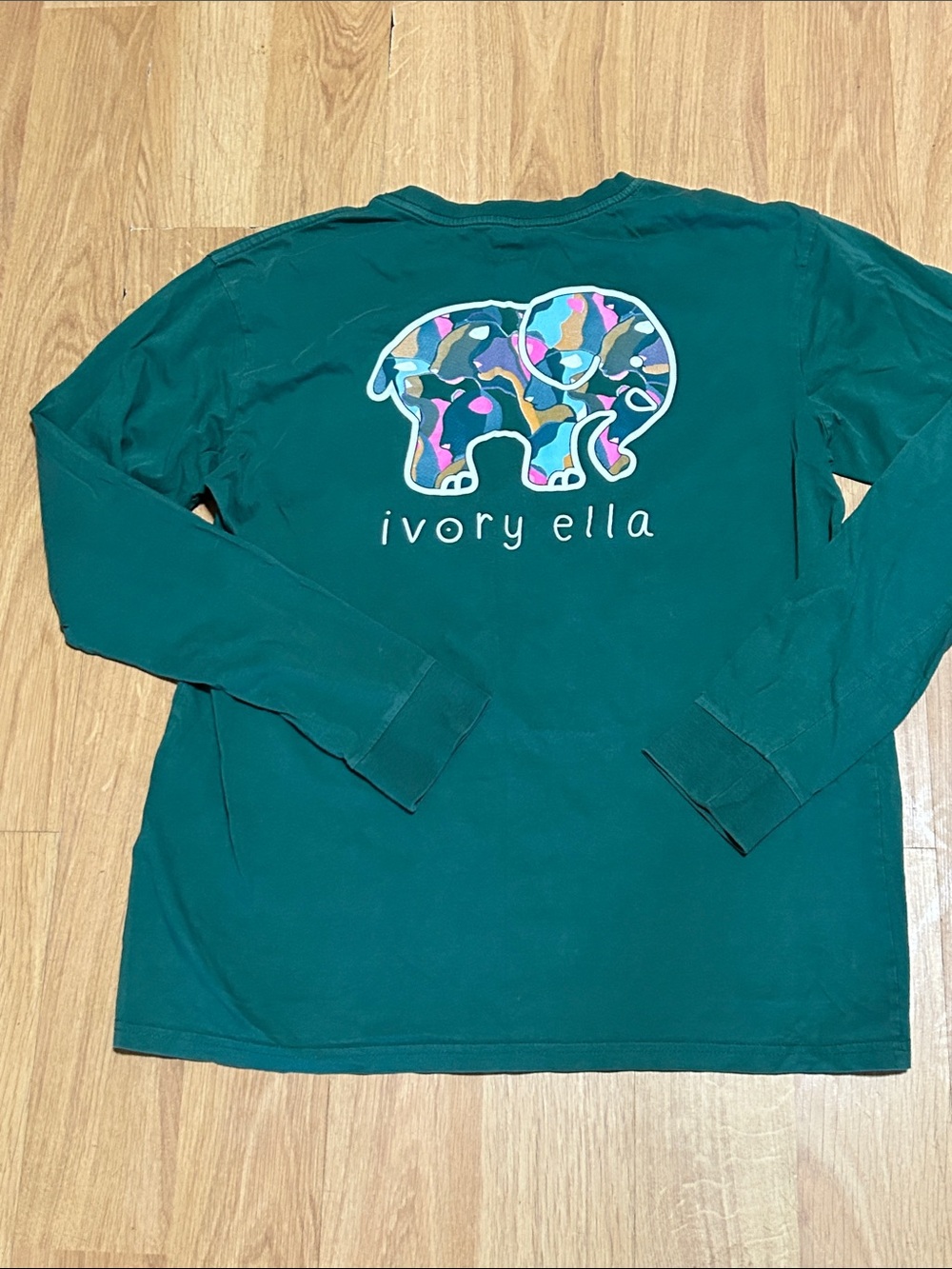 ivory ella Teal Green Long-Sleeve Tee with Multicolor Elephant Size Small